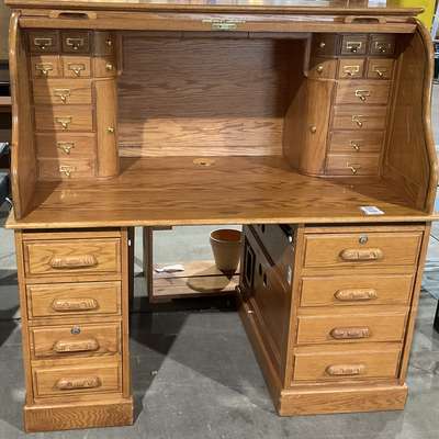 BEAUTIFUL ROLL-TOP BANKERS DESK